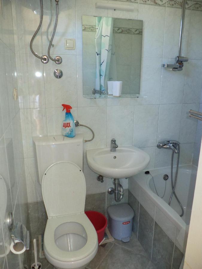 Apartment Blanka Petrcane Bagian luar foto